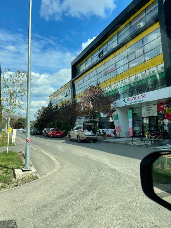 Bucharest Airport Henri Coanda & Therme-Self Check-In Отопени Екстериор снимка
